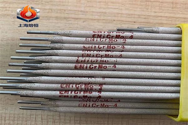 料架上的圆棒